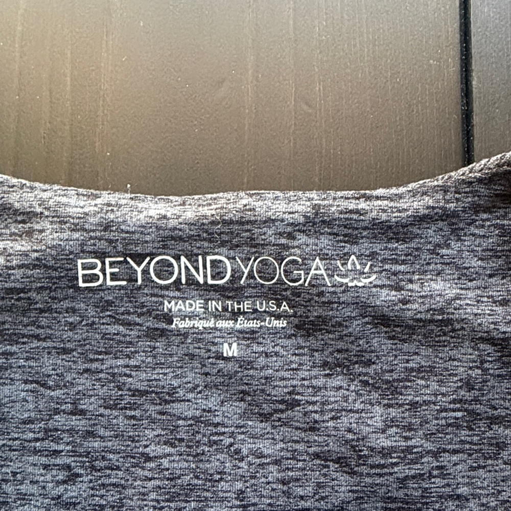 BEYOND YOGA That's a Wrap Cropped Heathered Gray Crop Top Bra Medium - Picture 3 of 4